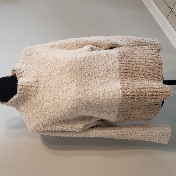 Sweater - Picture 6 of 6